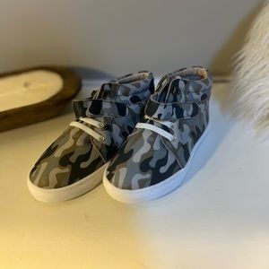 Camo baby/toddler shoe little bipsy